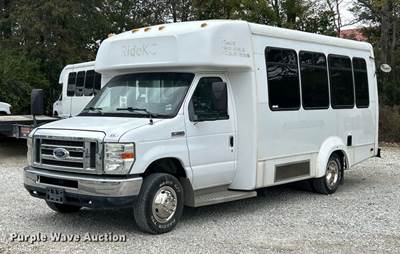 2011 Ford E350 Super Duty Shuttle Bus