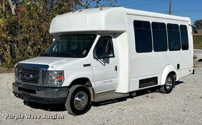2011 Ford E350 Super Duty Shuttle Bus
