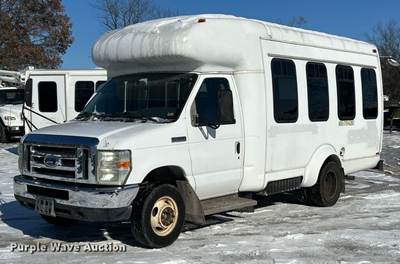 2008 Ford E350 Super Duty Shuttle Bus