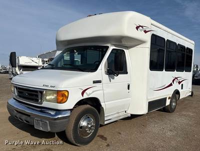 2007 Ford E350 Super Duty Shuttle Bus