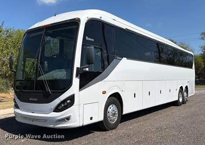 2014 Freightliner Giro 3600 Coach Bus