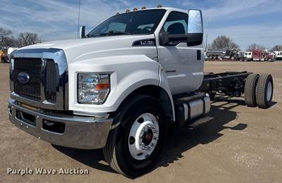 2016 Ford F750 Super Duty XL Truck Cab And Chassis