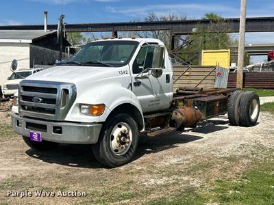 2005 Ford F750 Super Duty XL Truck Cab And Chassis