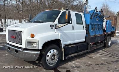2006 GMC C7500 Crew Cab Infrared Asphalt Heater Truck