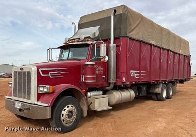2012 Peterbilt 367 Cotton Module Transport Truck