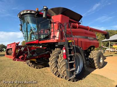 2013 Case 8230 Rwa Combine