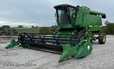 1989 John Deere 9400 Combine