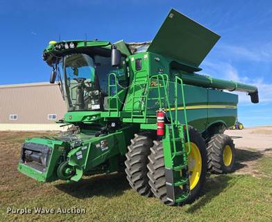 2022 John Deere S770 STS Combine