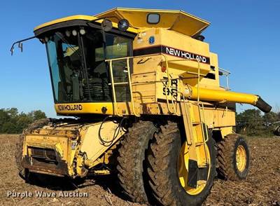 1999 New Holland TR 98 Combine