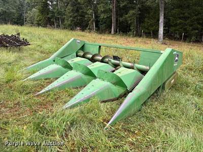 John Deere 444 Corn Head