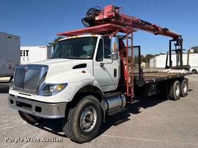 2006 International 7600 Crane Truck