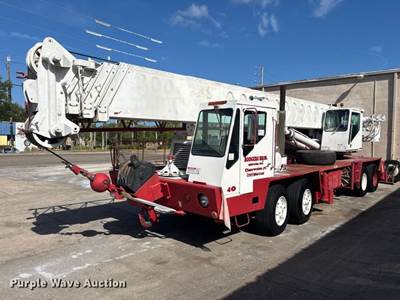 1983 Linkbelt HTC1040 Crane Truck
