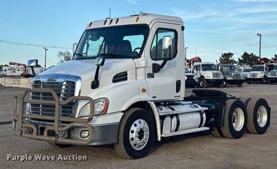 2012 Freightliner Cascadia 113 Semi Truck
