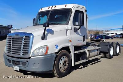 2018 Freightliner Cascadia 125 Semi Truck