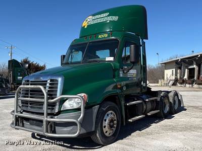 2017 Freightliner Cascadia 125 Semi Truck