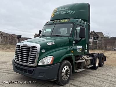 2017 Freightliner Cascadia 125 Semi Truck