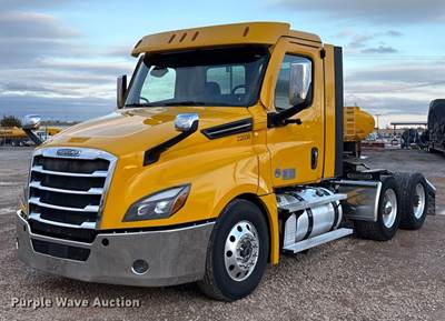 2022 Freightliner Cascadia 126 Semi Truck