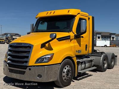 2021 Freightliner Cascadia 126 Semi Truck