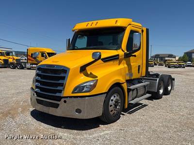 2021 Freightliner Cascadia 126 Semi Truck