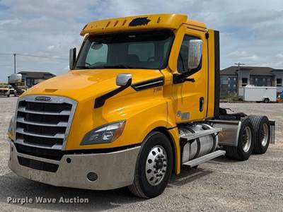 2021 Freightliner Cascadia 126 Semi Truck