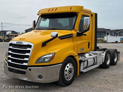 2021 Freightliner Cascadia 126 Semi Truck