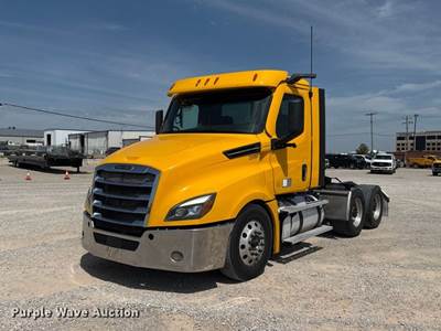 2022 Freightliner Cascadia 126 Semi Truck