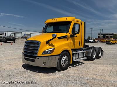 2022 Freightliner Cascadia 126 Semi Truck