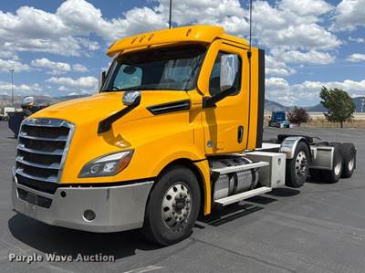 2021 Freightliner Cascadia Semi Truck