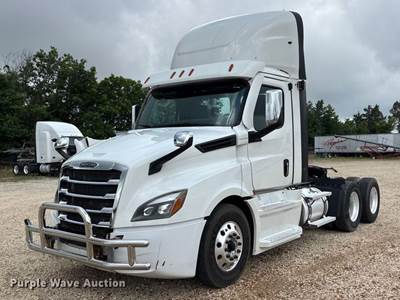 2021 Freightliner Cascadia Semi Truck