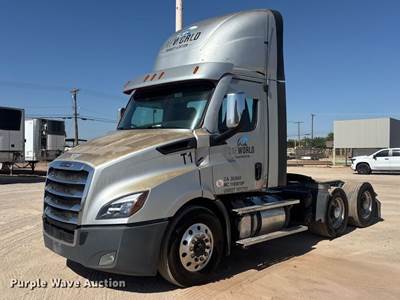 2020 Freightliner Cascadia Semi Truck