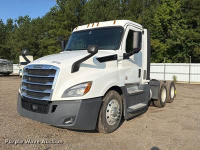 2020 Freightliner Cascadia Semi Truck