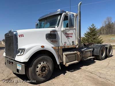 2014 Freightliner Coronado Semi Truck