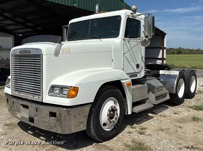 1996 Freightliner FLD Semi Truck