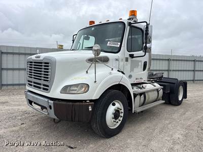2019 Freightliner Business Class M2 Semi Truck