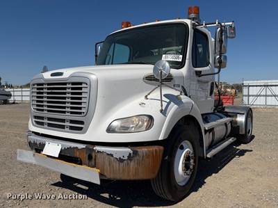 2019 Freightliner Business Class M2 Semi Truck