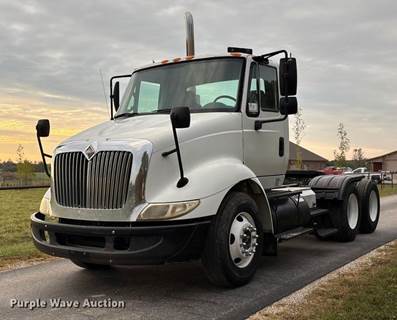 2007 International 8600 Semi Truck
