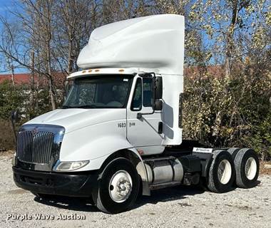 2006 International 8600 Semi Truck