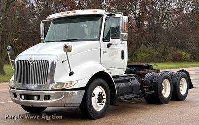 2003 International 8600 Semi Truck