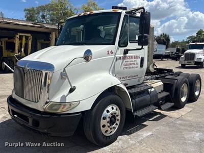 2007 International 8600 Semi Truck