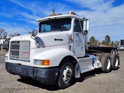 1996 International 9200 Semi Truck