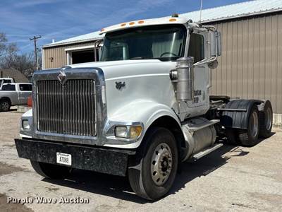 2005 International 9900i Semi Truck