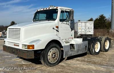 1990 International F-8300 Semi Truck