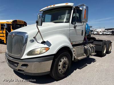 2015 International LF687 Semi Truck