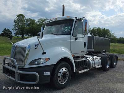 2016 International LF687 Semi Truck