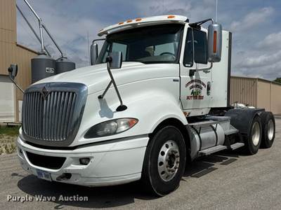 2013 International Prostar+ 122 Semi Truck