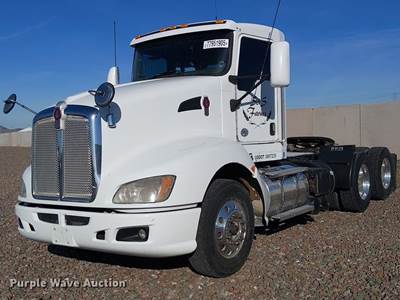 2013 Kenworth T6 Series Semi Truck