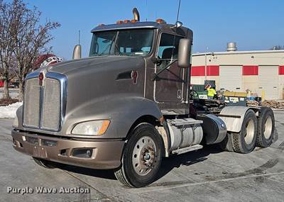 2013 Kenworth T660 Semi Truck