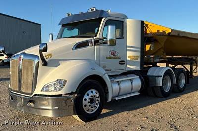 2016 Kenworth T680 Semi Truck