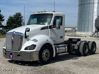 2019 Kenworth T680 Semi Truck
