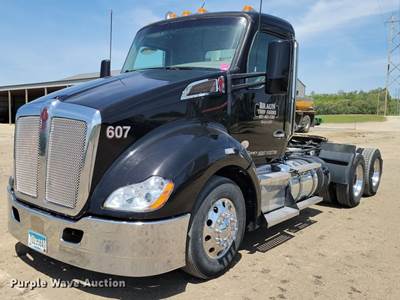 2018 Kenworth T680 Semi Truck